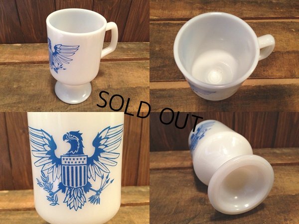 画像2: VINTAGE MILK GLASS Footed Mug (NR-186)