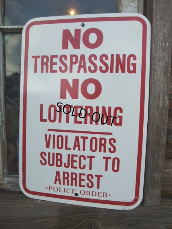 画像1: Vintage ROAD Sign / NO TRESPASSING... (AC-1005)