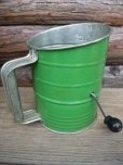 画像1: Vintage Hand-I-Sift Flour Sifter / Green (AC-1171) (1)