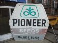 画像1: Vintage PIONEER Seeds Sign (NK968) (1)