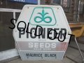 Vintage PIONEER Seeds Sign (NK968)