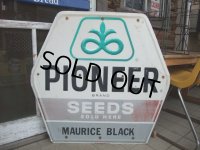 Vintage PIONEER Seeds Sign (NK968)