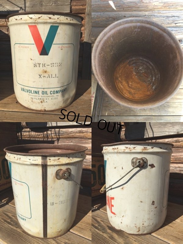 画像3: Vintage Valvoline 5GL Motor Gas/Oil Can (DJ86) 