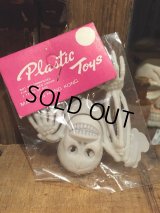 Vintage Plastic Skull Toy MIP (DJ371)