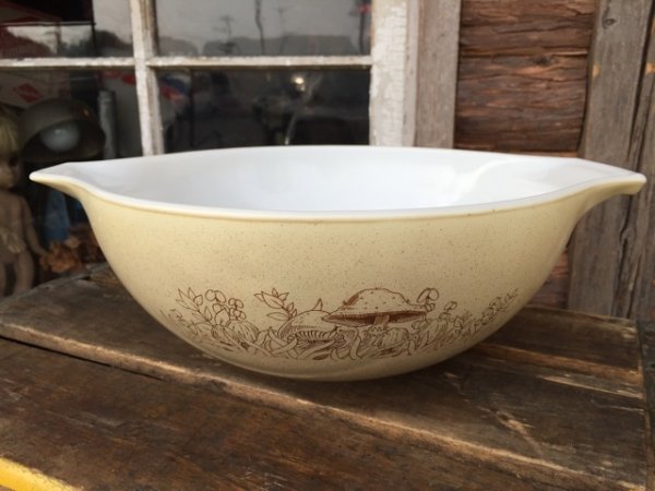 画像1: Old Pyrex Cinderella Bowl Forest Fancies  (DJ639）