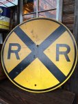 画像1: Vintage Railroad Crossing Round Sign (DJ692) (1)