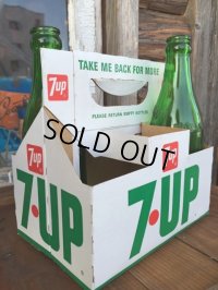 Vintage Soda 6-Pac bottles Cardboard carrying case / 7UP (DJ913)
