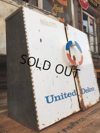 Vintage United Delco Metal Cabinet (MA22)