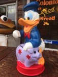 画像1: Vintage Disney Donald Duck Plastic Bank (MA858) (1)