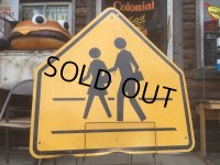 Vintage Road Sign Crosswalk (MA890)