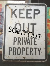 Vintage Road Sign KEEP OUT (MA989)