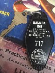 画像1: Vintage Motel Key Ramada Inn #717 (AL7626)  (1)