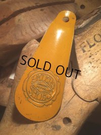 Vitage Advertising Shoe Horn Diamond Brand Peters Shoes (AL382)