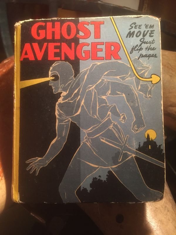 画像1: 40s Vintage Better Little Book Ghost Avenger Strikes (AL402)