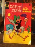 画像1: Vintage Comic Daffy Duck & The Road Runner 1972 No77  (AL506)  (1)