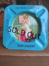 50s Vintage Pin-Up Girl Ashtray LAFAYETTE MOTEL (AL940)