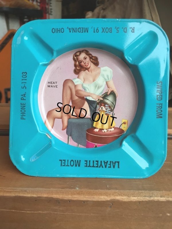 画像1: 50s Vintage Pin-Up Girl Ashtray LAFAYETTE MOTEL (AL939)