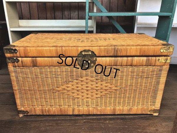 画像1: Antique Wicker Trunk Chest Basket Large Size (J382)