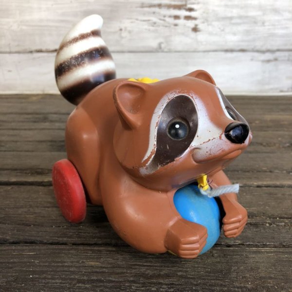 画像1: Vintage Fisher Price Pull Toy Raccoon (J696)