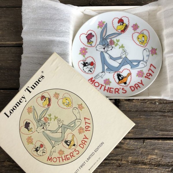 画像1: 70s Vintage Bugs Bunny 1977 Mothers's Day Plate (J700)