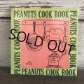 Vintage Book Snoopy Peanuts Cook Book (S139）