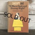 Vintage Book SNOOPY AND "It Was a Dark and Stormy Night" (S137）