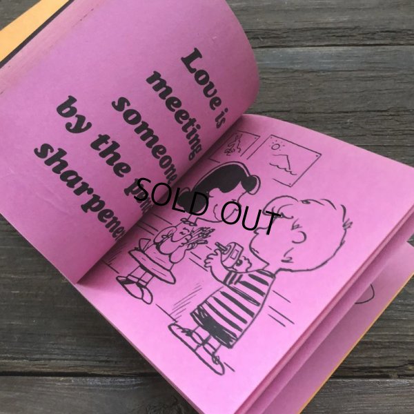 画像7: Vintage Book Snoopy Love is walking Hand in Hand (S141）