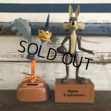 Vintage Dakin Road Runnner & Wile E. Coyote Bank Set (S292)