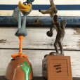 画像10: Vintage Dakin Road Runnner & Wile E. Coyote Bank Set (S292)