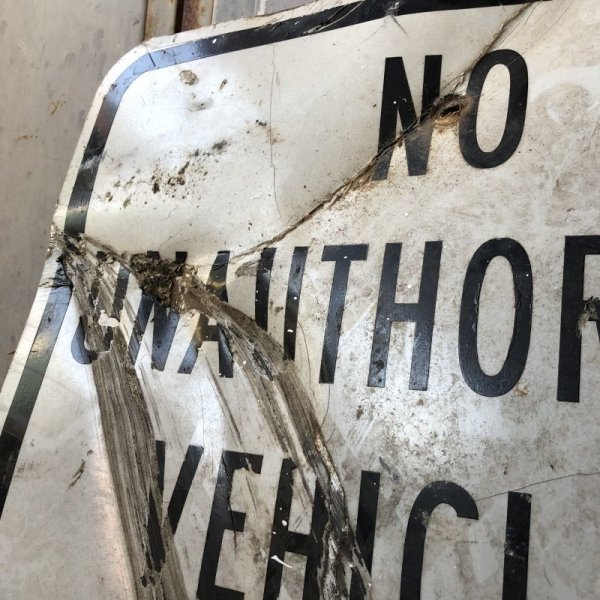 画像3: Vintage Road Sign NO UNAUTHORIZED VEHICLES BEYOND THIS POINT (S390)
