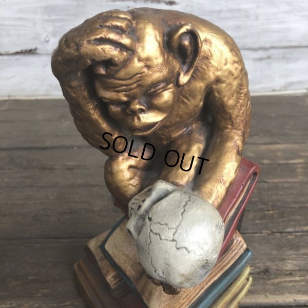 画像8: Vintage Darwin Monkey On Books w/ Skull Chalkware Statue (S485)