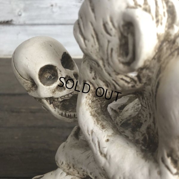 画像6: ※ご来店引き取り限定SALE※ Vintage Darwin Monkey On Books w/ Skull Chalkware Statue (S486)
