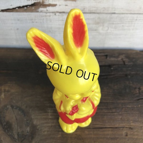 画像5: Vintage Bunny Plastic Shaker Baby Toy (S742)