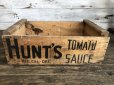 画像1: Vintage Hunt's Tomato Sauce Wooden Crate Box (S908) (1)