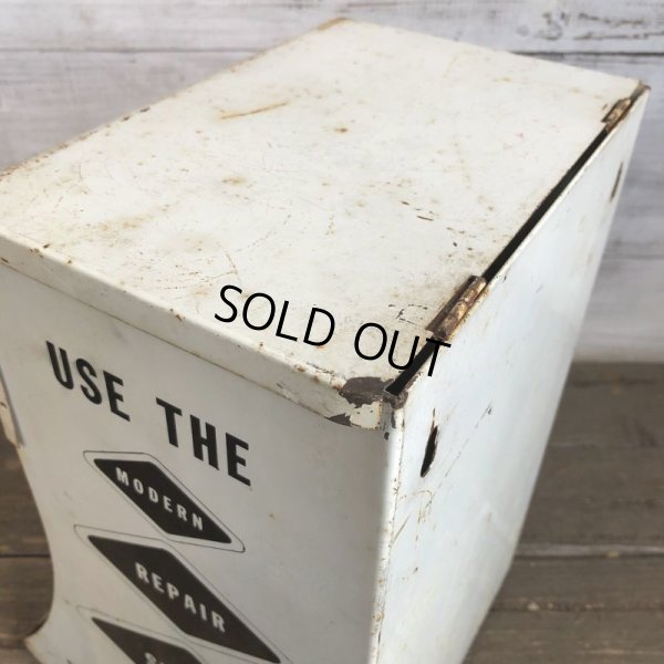 画像9: Vintage Mobile Store Display Metal Cabinet (S918)