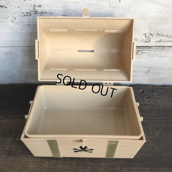 画像2: 70s Vintage Cap'n Crunch Treasure box (T317)