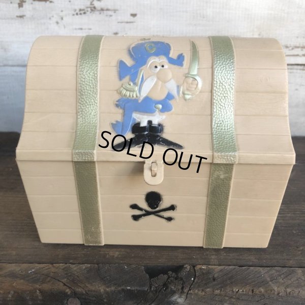 画像1: 70s Vintage Cap'n Crunch Treasure box (T317)