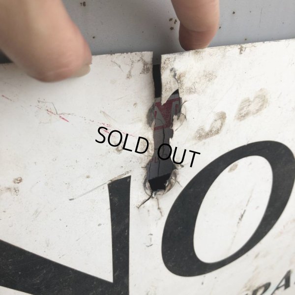 画像6: Vintage Road Sign NO PARKING (T372)