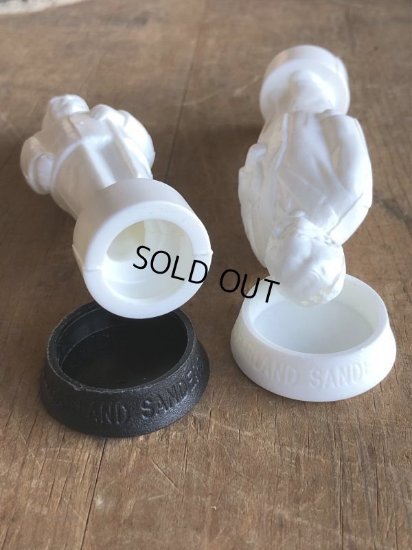 画像9: 70s Vintage  KFC Colonel Sanders Salt & Pepper Shaker  (T569)