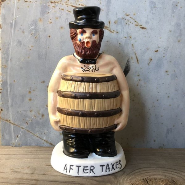 画像1: Vintage Before After Taxes Man Ceramic Statue Bank (T608)