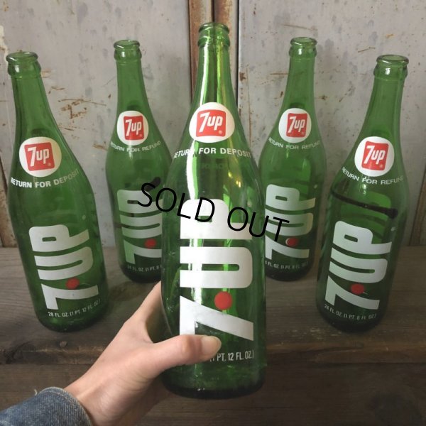 画像1: 70s Vintage 7UP Soda Green Glass Bottle 28FL OZ  (T615) 