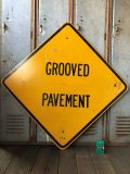 Vintage Road Sign GROOVED PAVEMENT (T624)