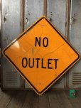 画像1: Vintage Road Sign NO OUTLET (T647) (1)