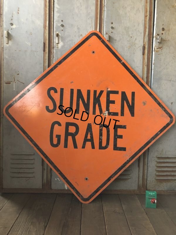 画像1: Vintage Road Sign SUNKEN GRADE (T628)