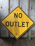 画像1: Vintage Road Sign NO OUTLET (T642) (1)