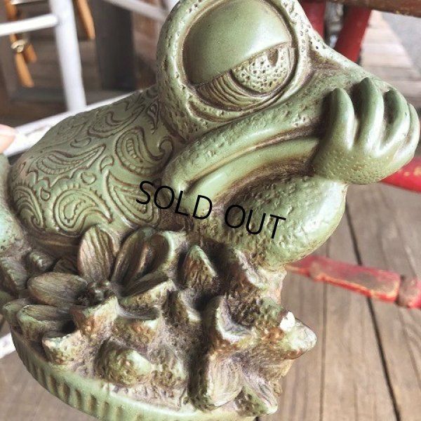 画像2: 60s Vintage Thinking Frog Plastic Bank (T983)