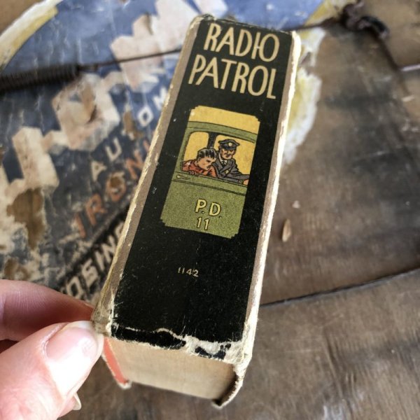 画像2: 30s Vintage Book Radio Patrol (B007) 