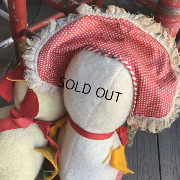 画像8: Vintage American Primitive Chicken Doll Set (B129)