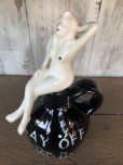 画像2: Vintage Japan Nude Naked Pin-up Girl Ceramic Decanter  Lay Off .. (B204) (2)