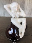 画像2: Vintage Japan Nude Naked Pin-up Girl Ceramic Decanter  Lay Off .. (B203) (2)